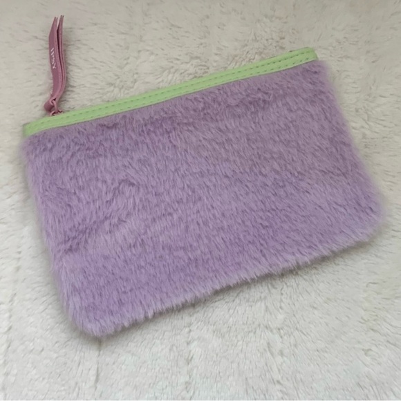 ipsy Handbags - Ipsy January 2023 Lilac Faux Fur Makeup Bag